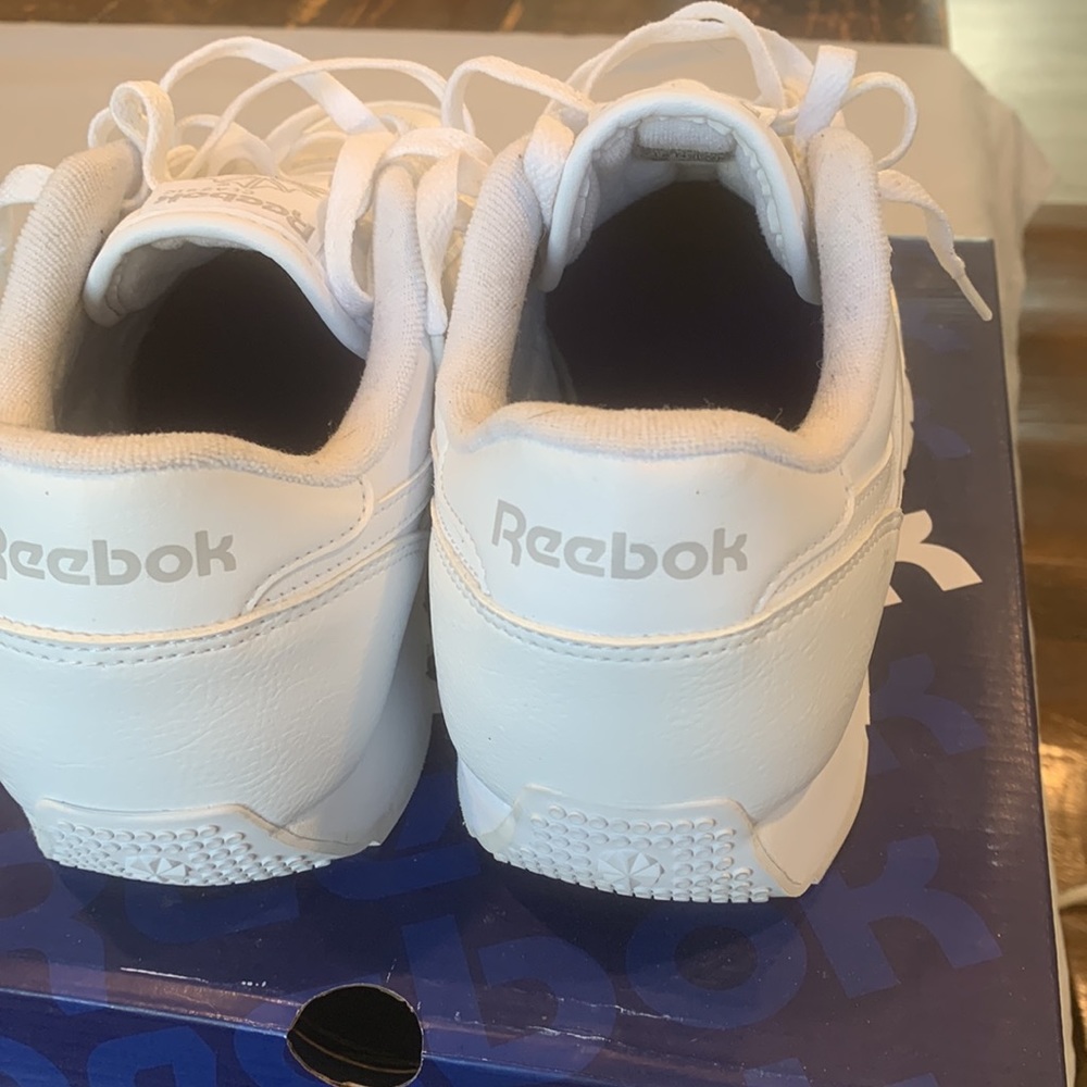 Reebok - Picture 2 of 3